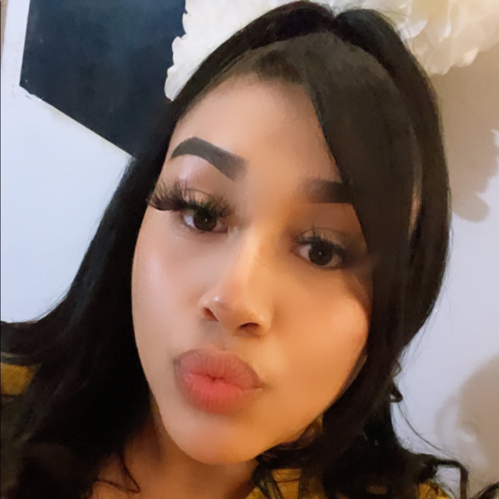 Meet your Posher, Juliett